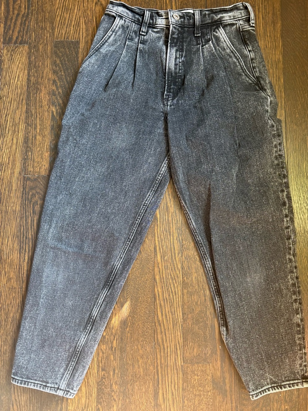 Abercrombie & Fitch The ’80s Mom Jean Ultra High Rise Black Wash Women’s Jeans